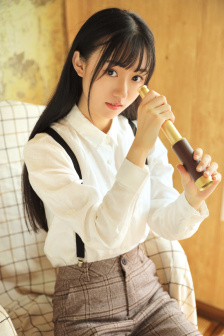 《年轻女教师2》免费观看